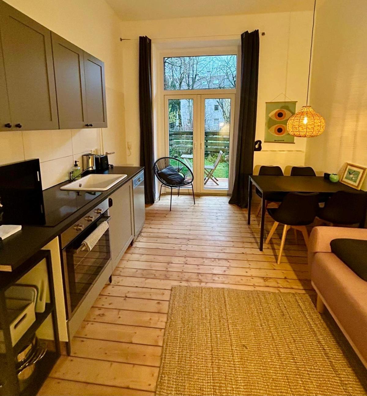 Feelslikehome - Stylische Und Zentrale Altbauwohnung Mit Terrasse&Garten Bochum Exterior photo